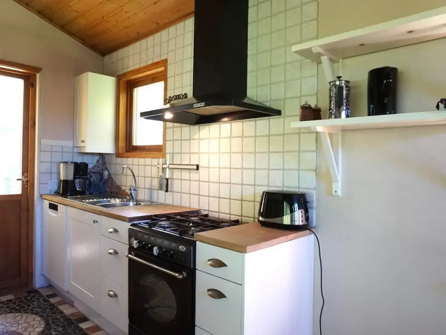 Peaceful Coastal Getaway on Oddo