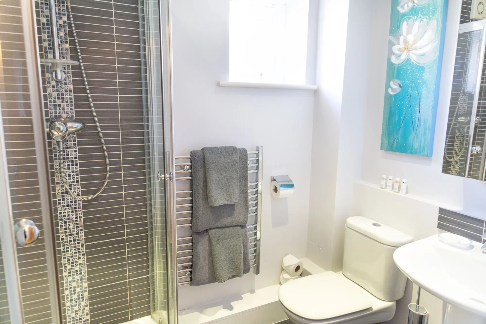 Lux Living Apartments - Marino Place