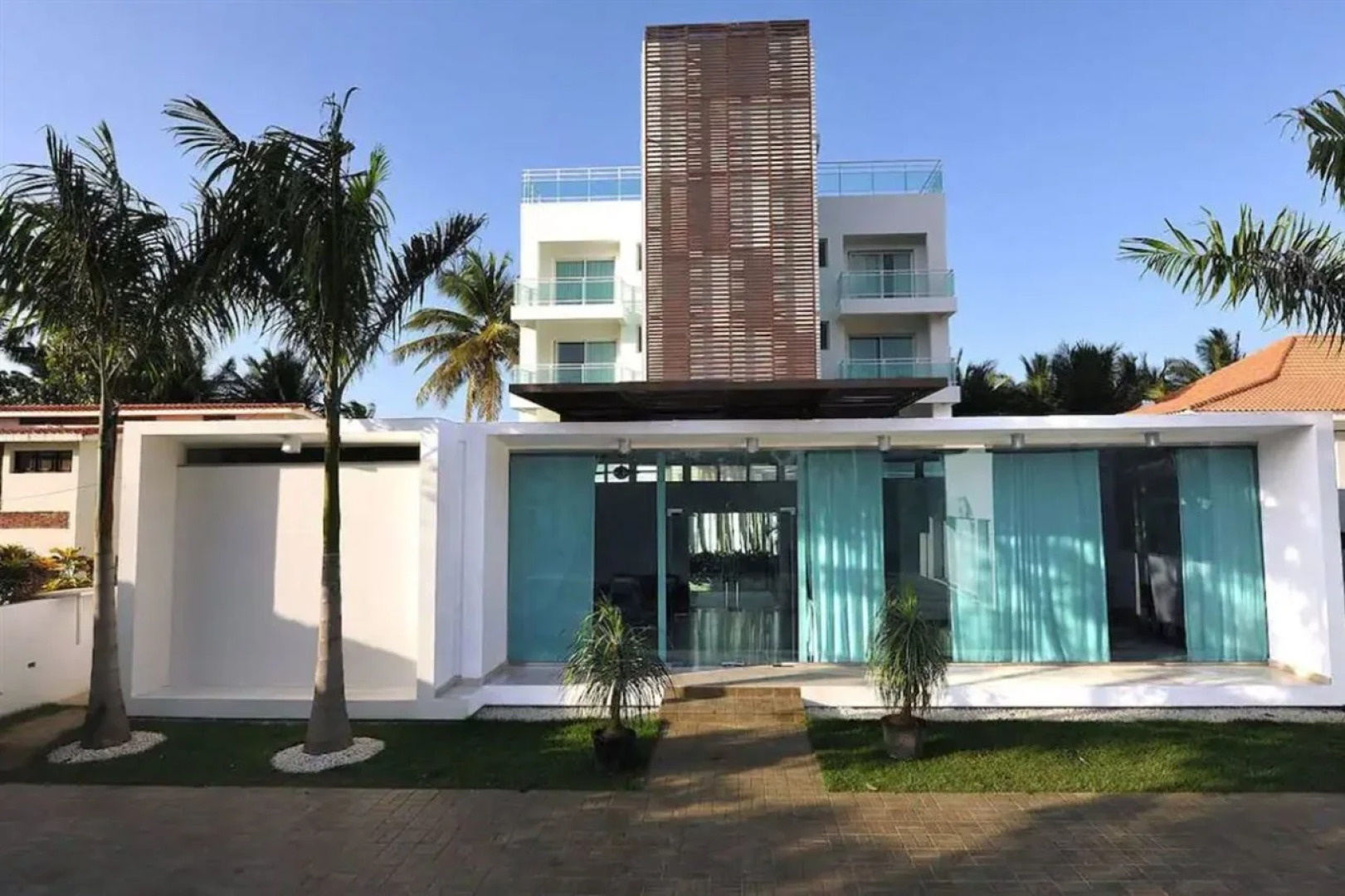 Watermark Luxury Oceanfront All Suite Hotel