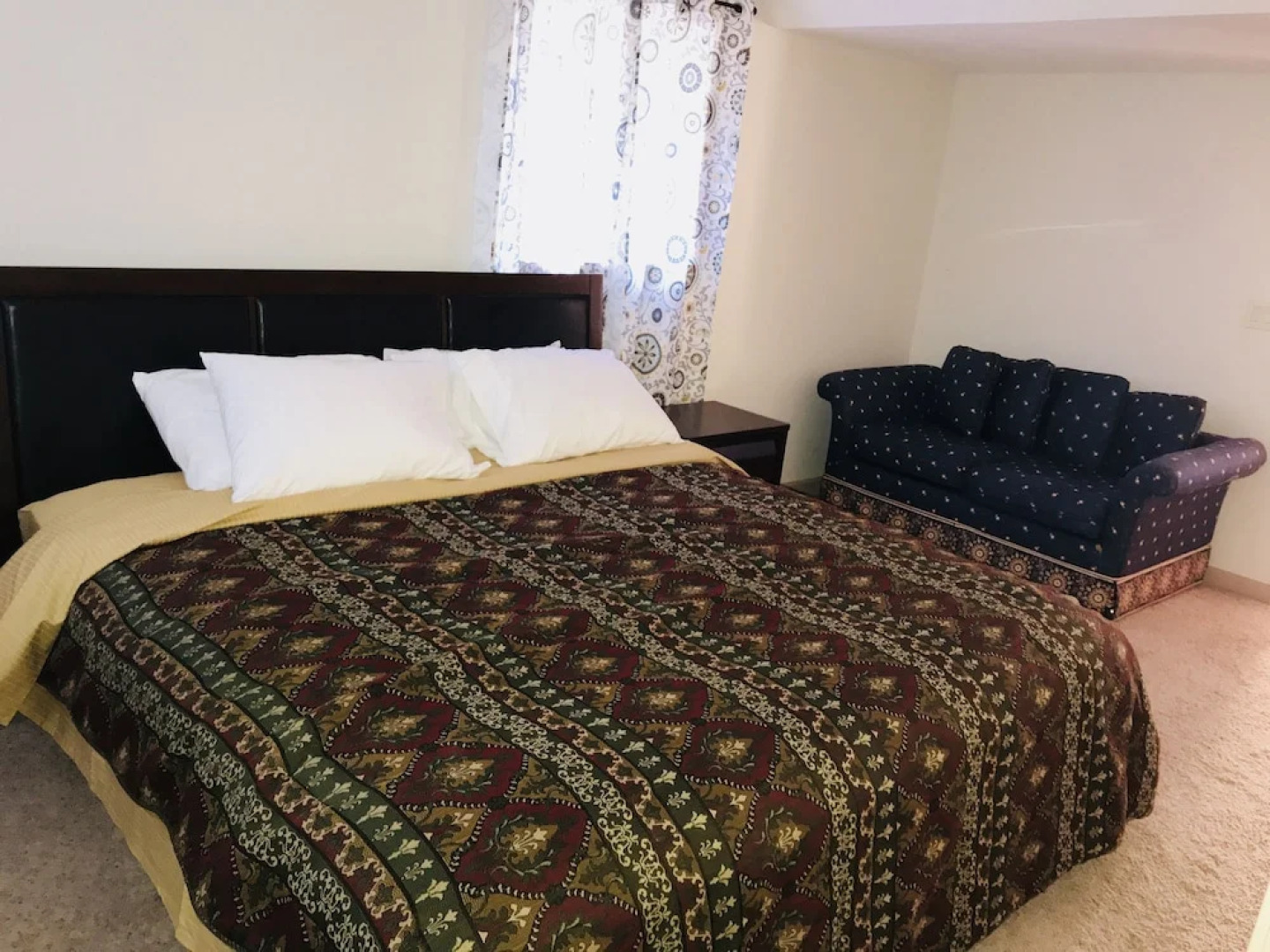 New Albany 3 BR Walkout Apartment