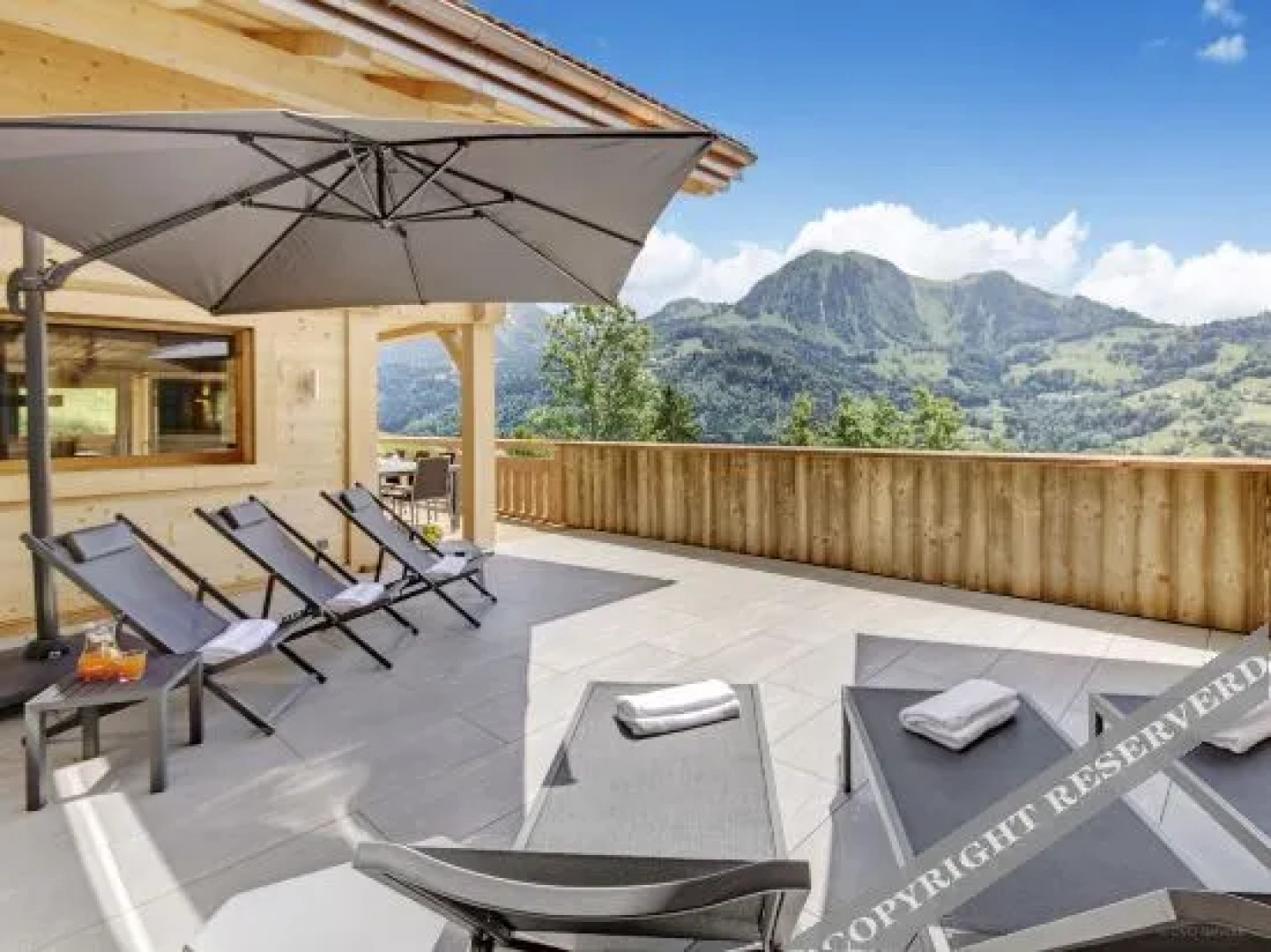 Chalet Caramel - OVO Network