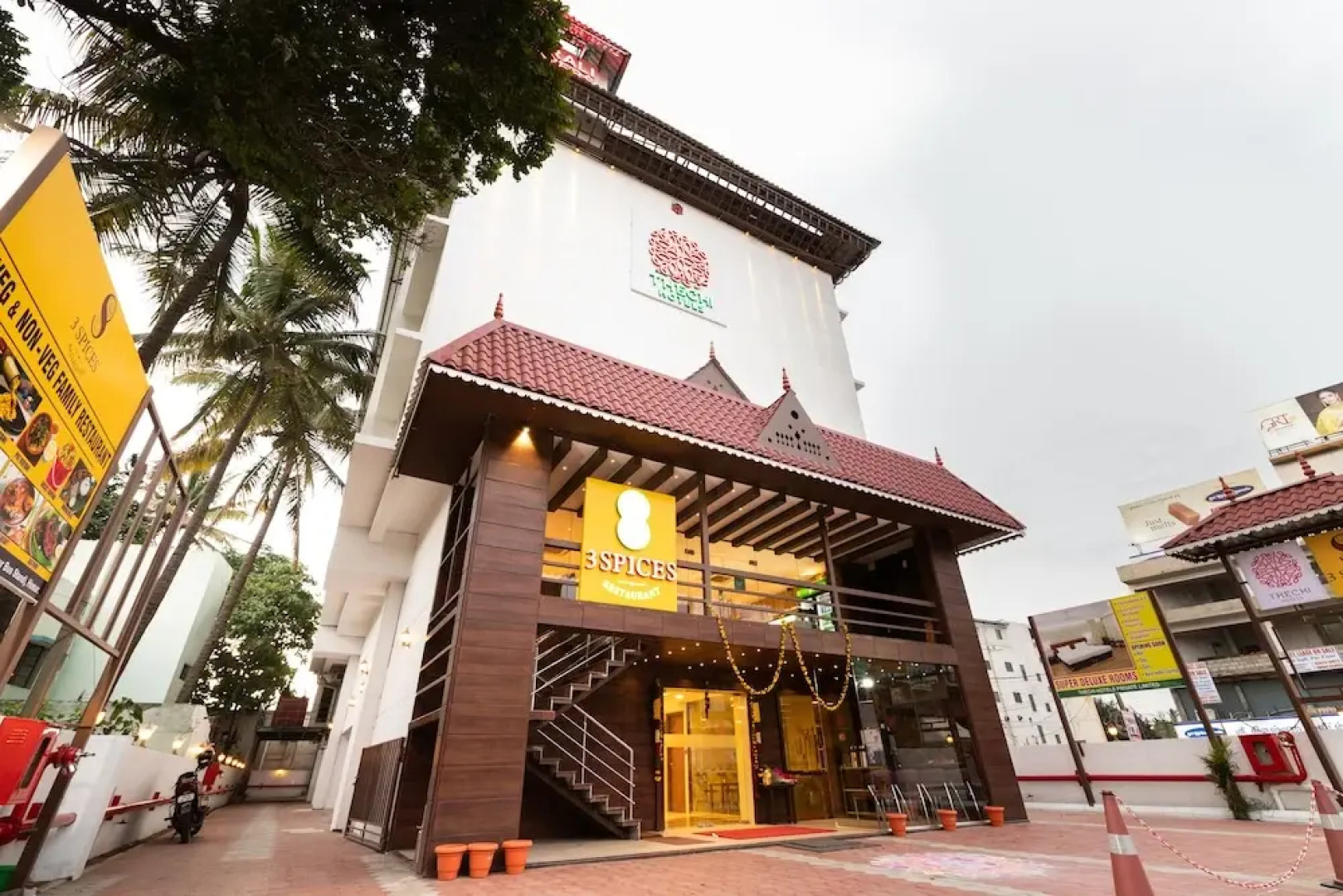 Capital O 43703 Thechi Hotels