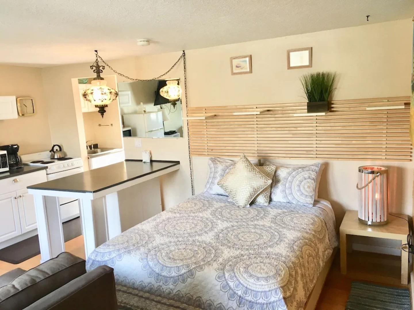 The Tradewinds Condo/Hotel