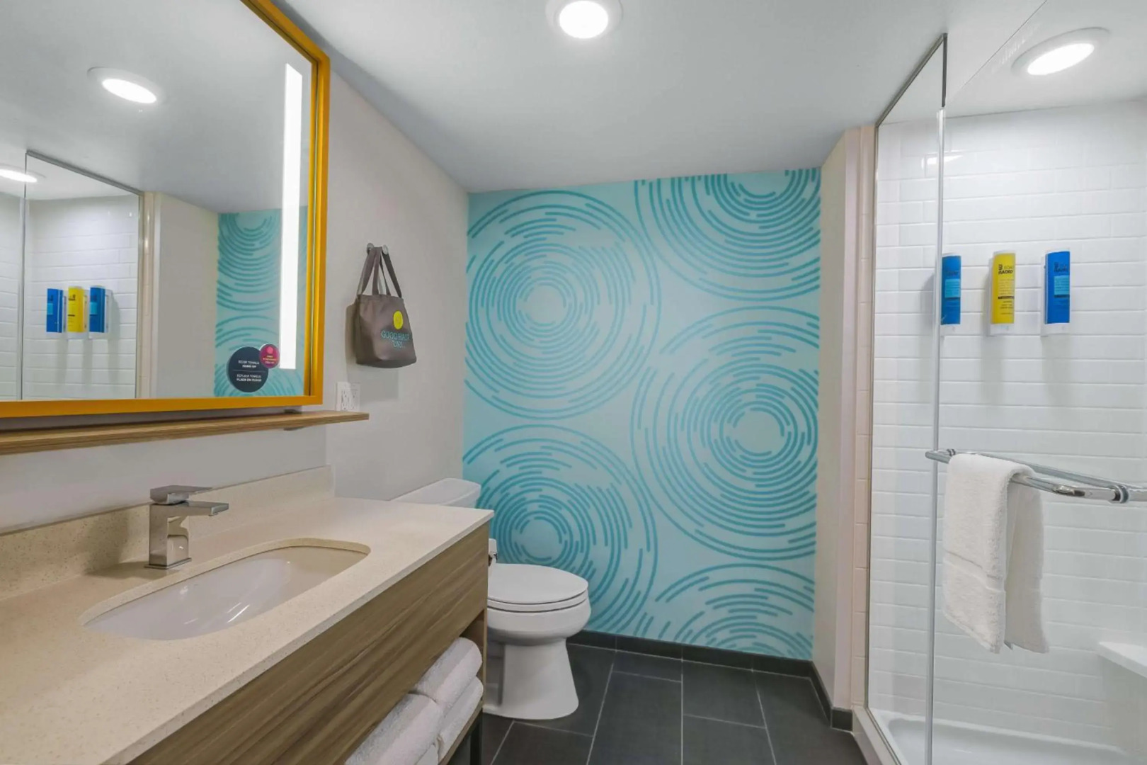 Tru By Hilton Lathrop, CA