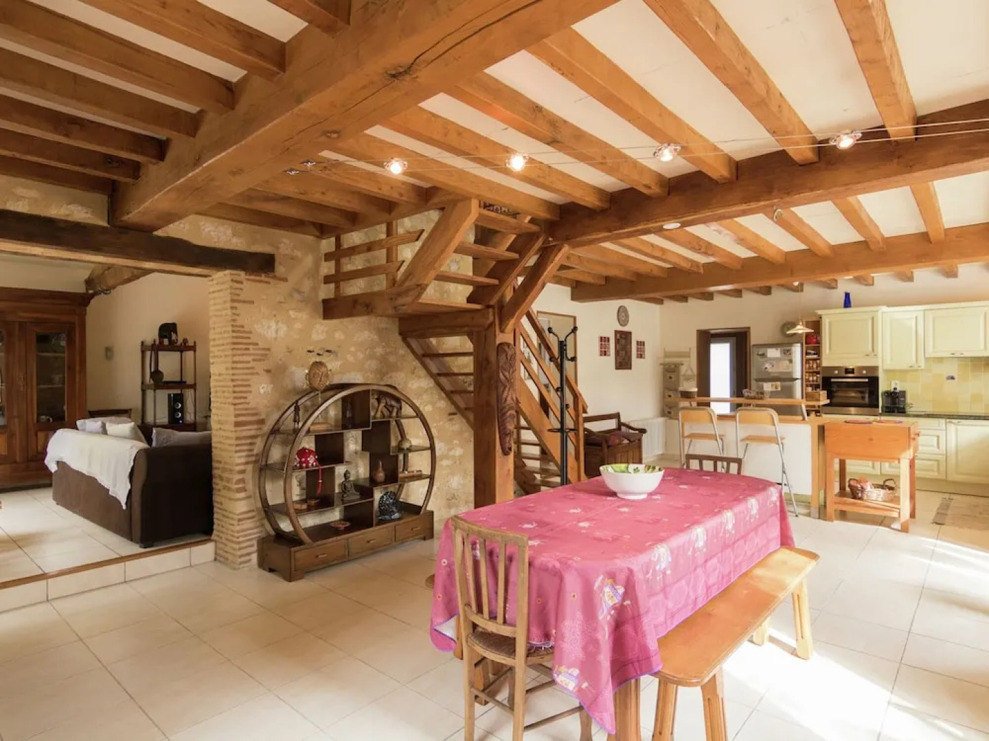 Detached villa with heated private swimming pool, jacuzzi and beautiful views