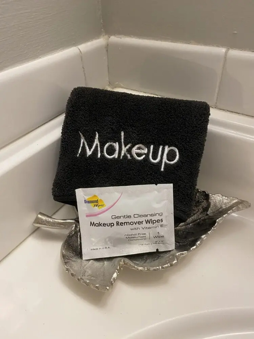 Romantic Getaway 2 Bedroom Condo by Redawning