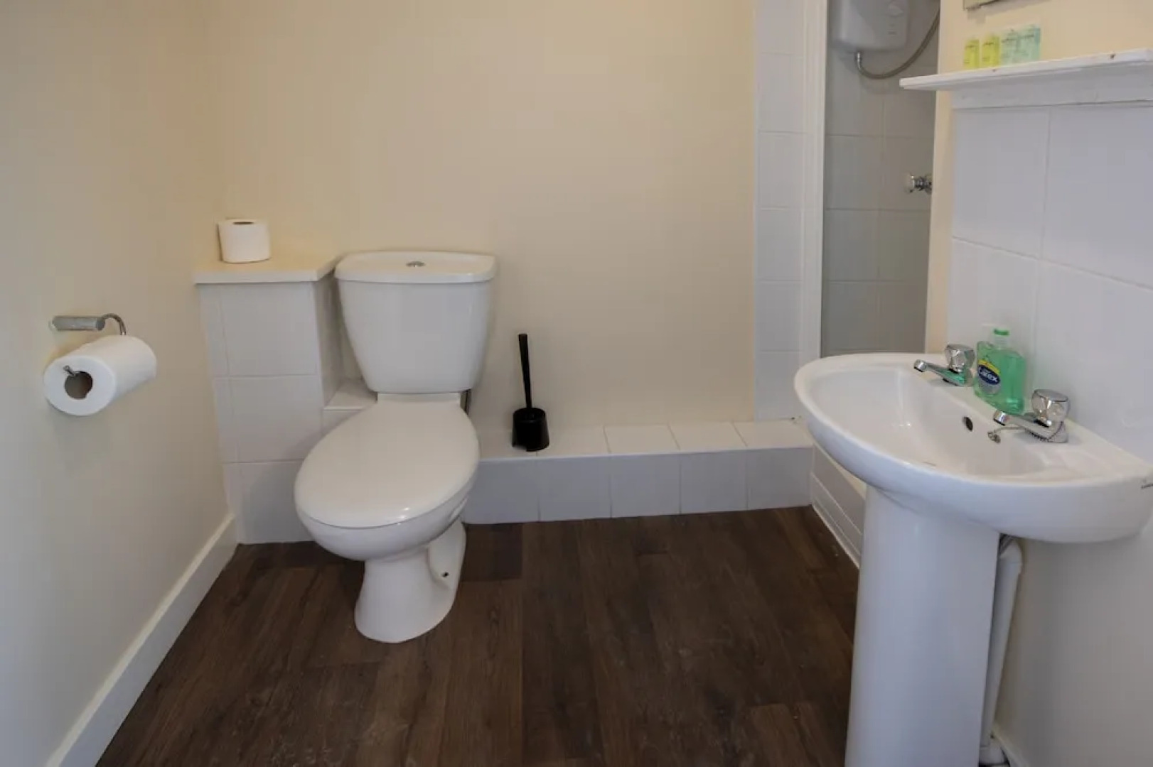 Irvine Riverside Guesthouse by Payman Club