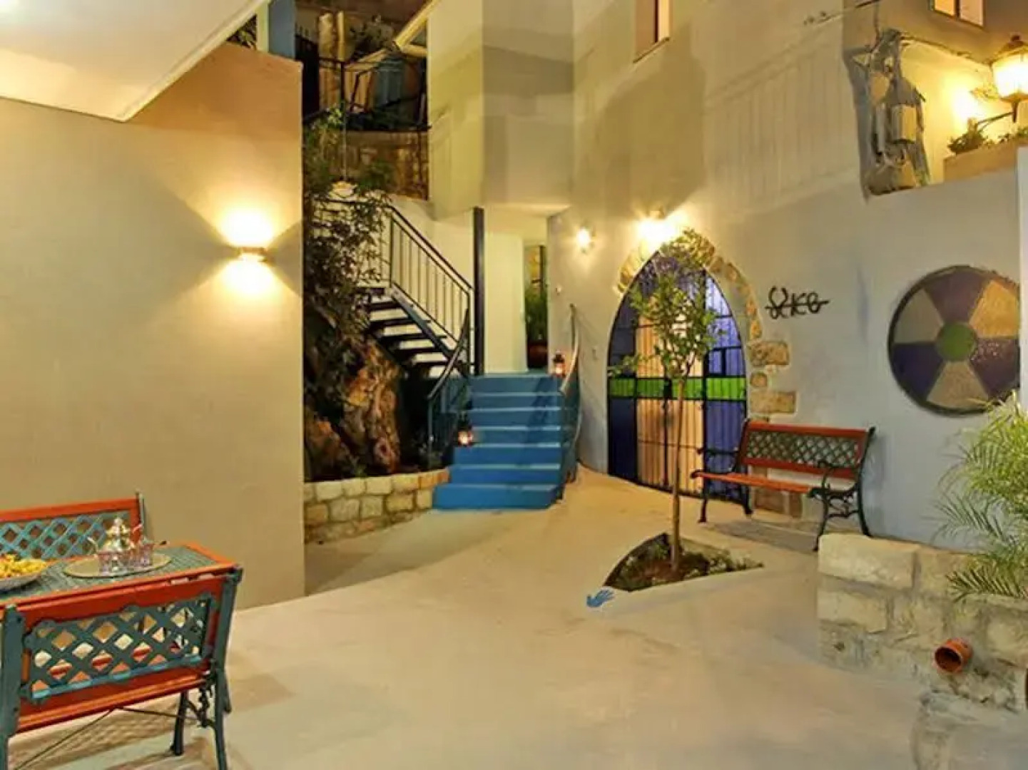 Beit Ha'Omanim Hotel