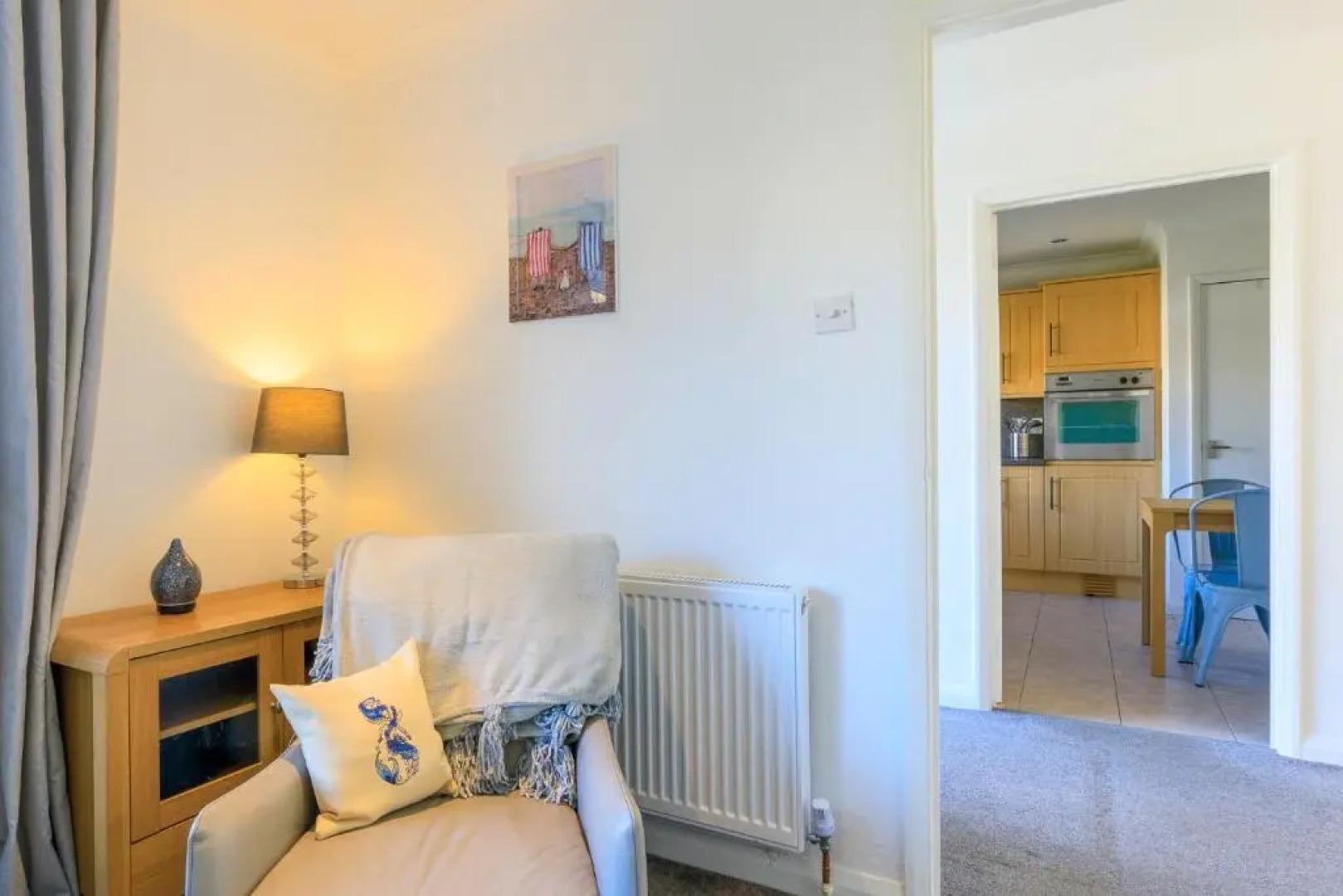 Cottage sleeps 6 within 5 mins from the sea