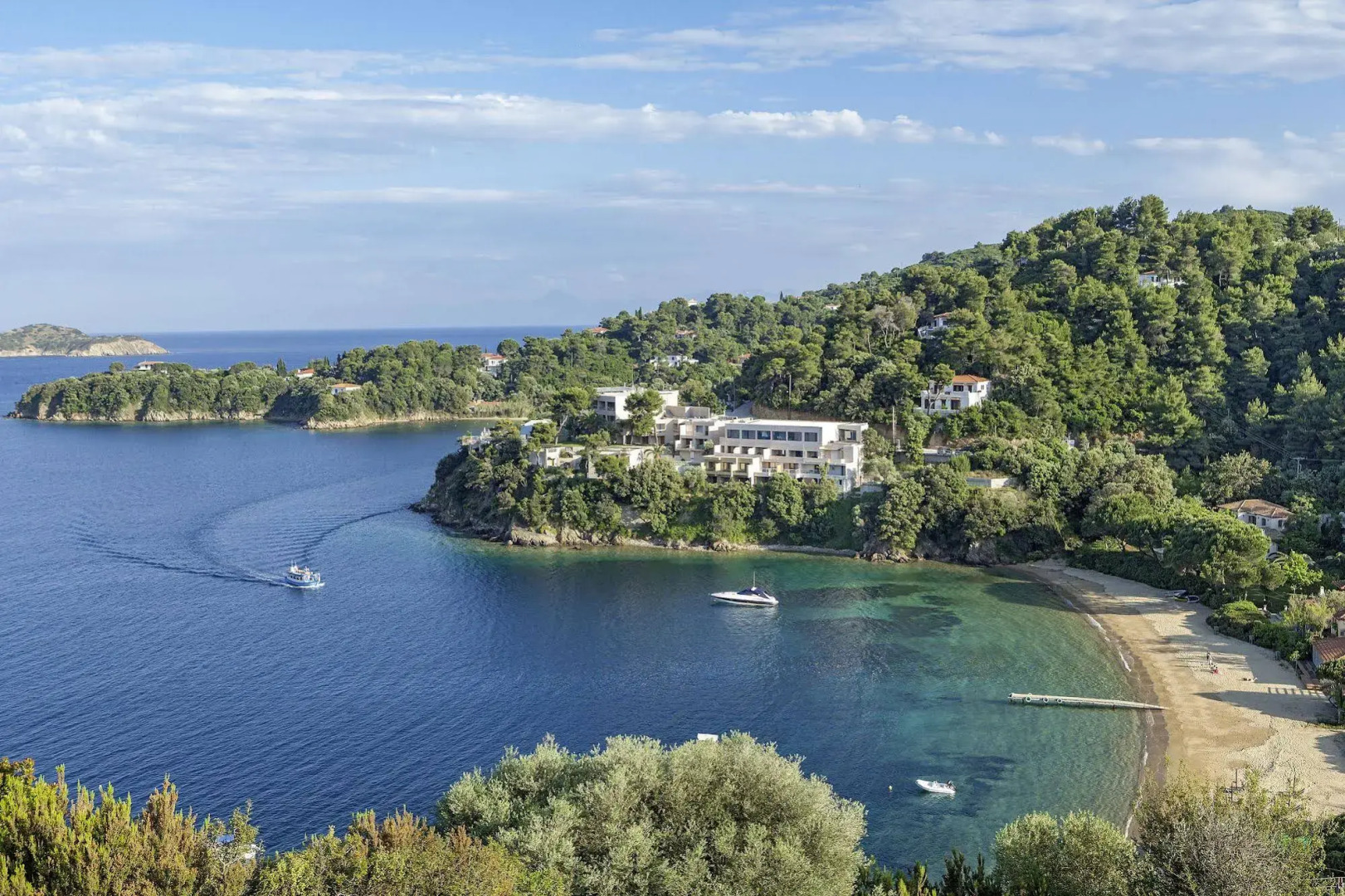 Cape Kanapitsa Hotel & Suites