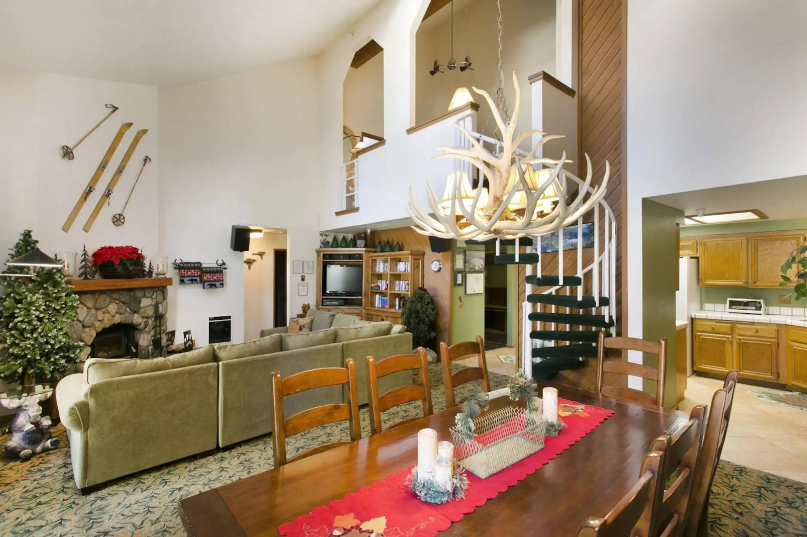 Aspen Creek by 101 Great Escapes