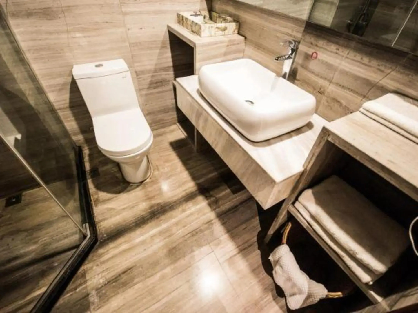 Jushi Burton Kaili Hotel (Municipal Government State People's Hospital)