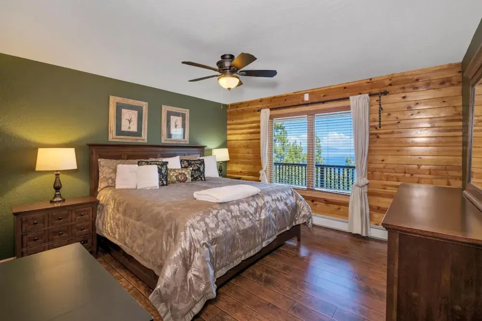 Lx10: Lake View Jewel Estate With Pool Table