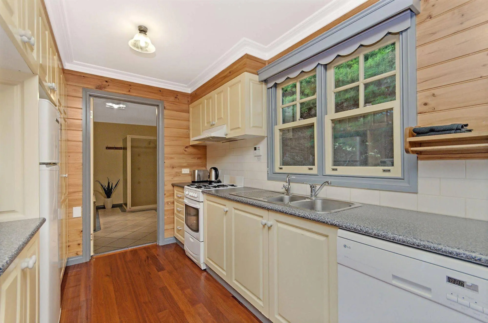 Dunes - elegant beach villa with huge swim spa