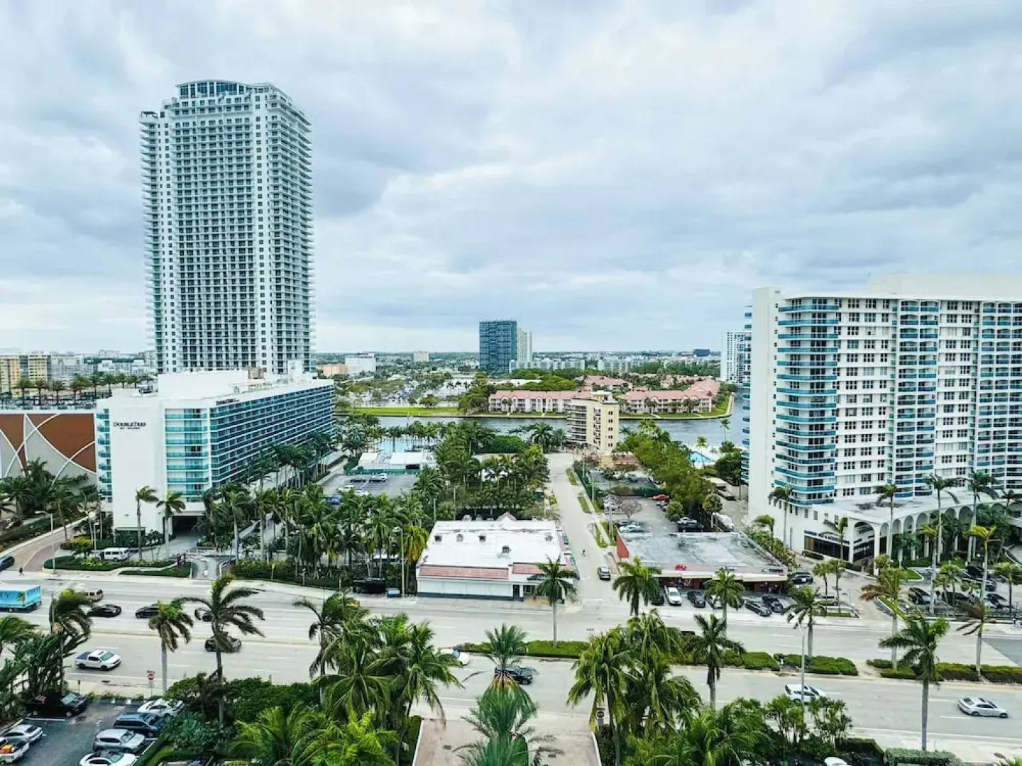 The Tides on Hollywood