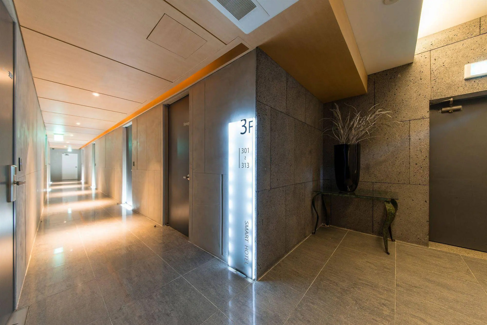 Smart Hotel Geumjeong