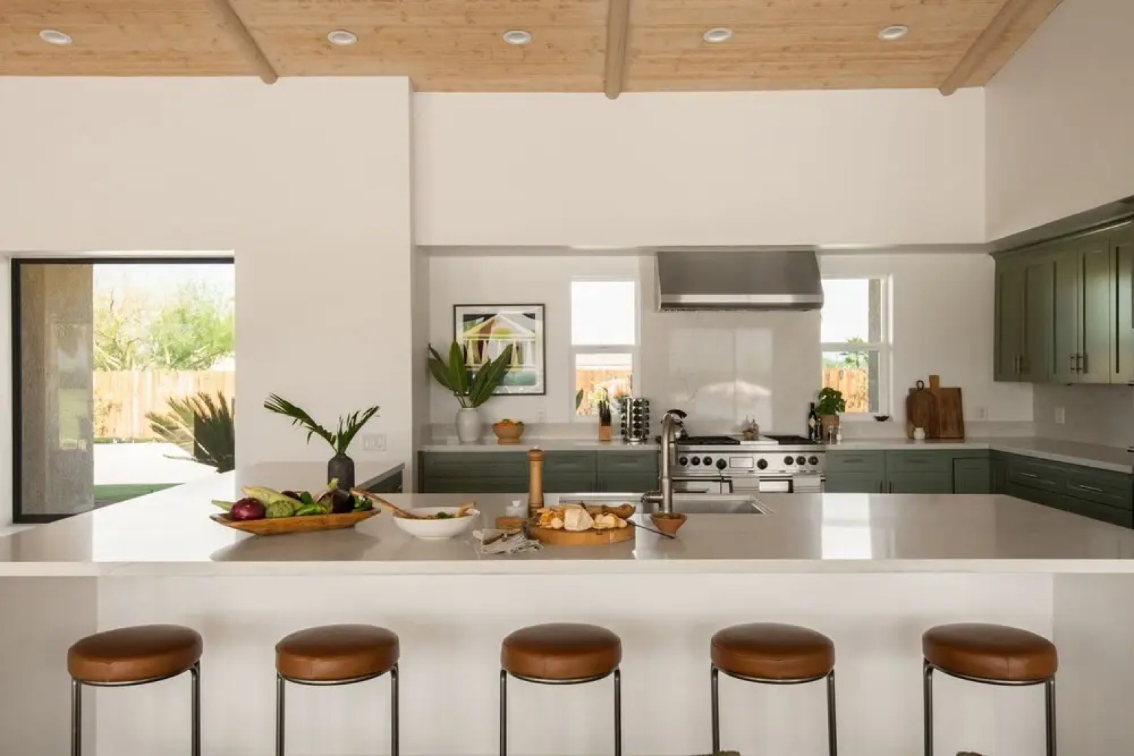 Buena Vista by Avantstay Massive Outdoor Oasis w Pool Spa Firepit