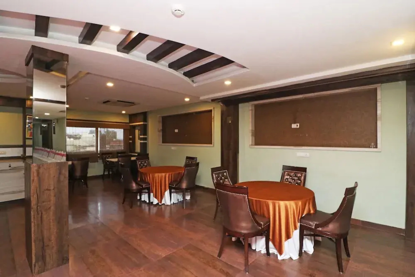 OYO 4906 Hotel Lotus