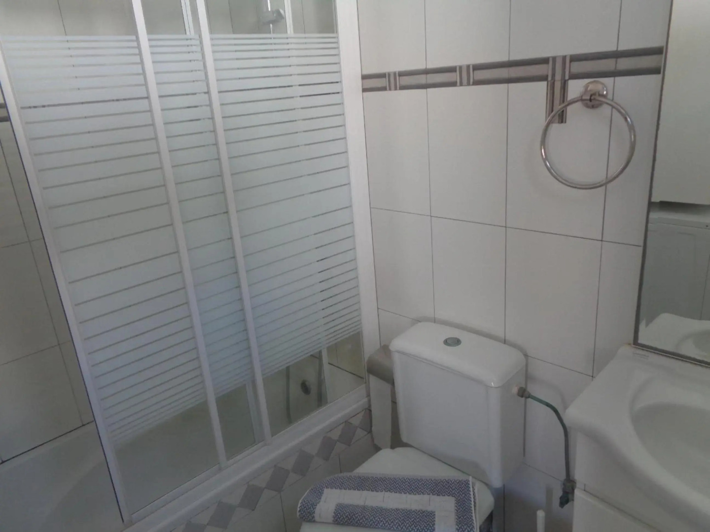 Blue and White Studios & Apartments