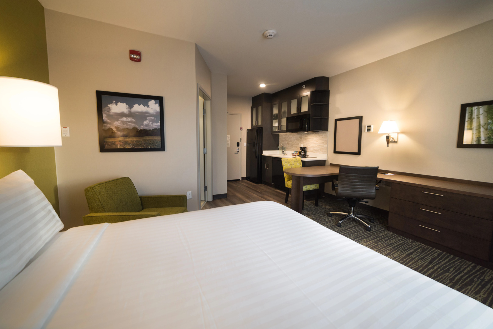Candlewood Suites West Edmonton - Mall Area by IHG