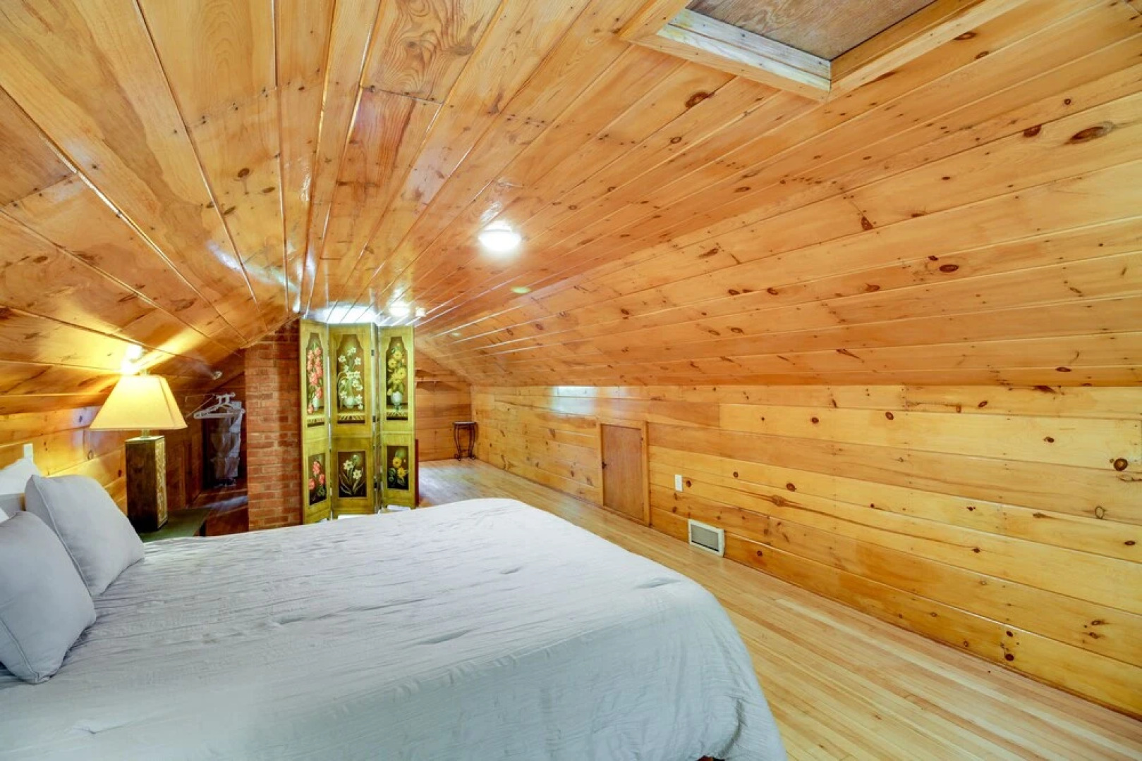 Serene Crosby Cottage: 3 Mi to Serpent Lake!