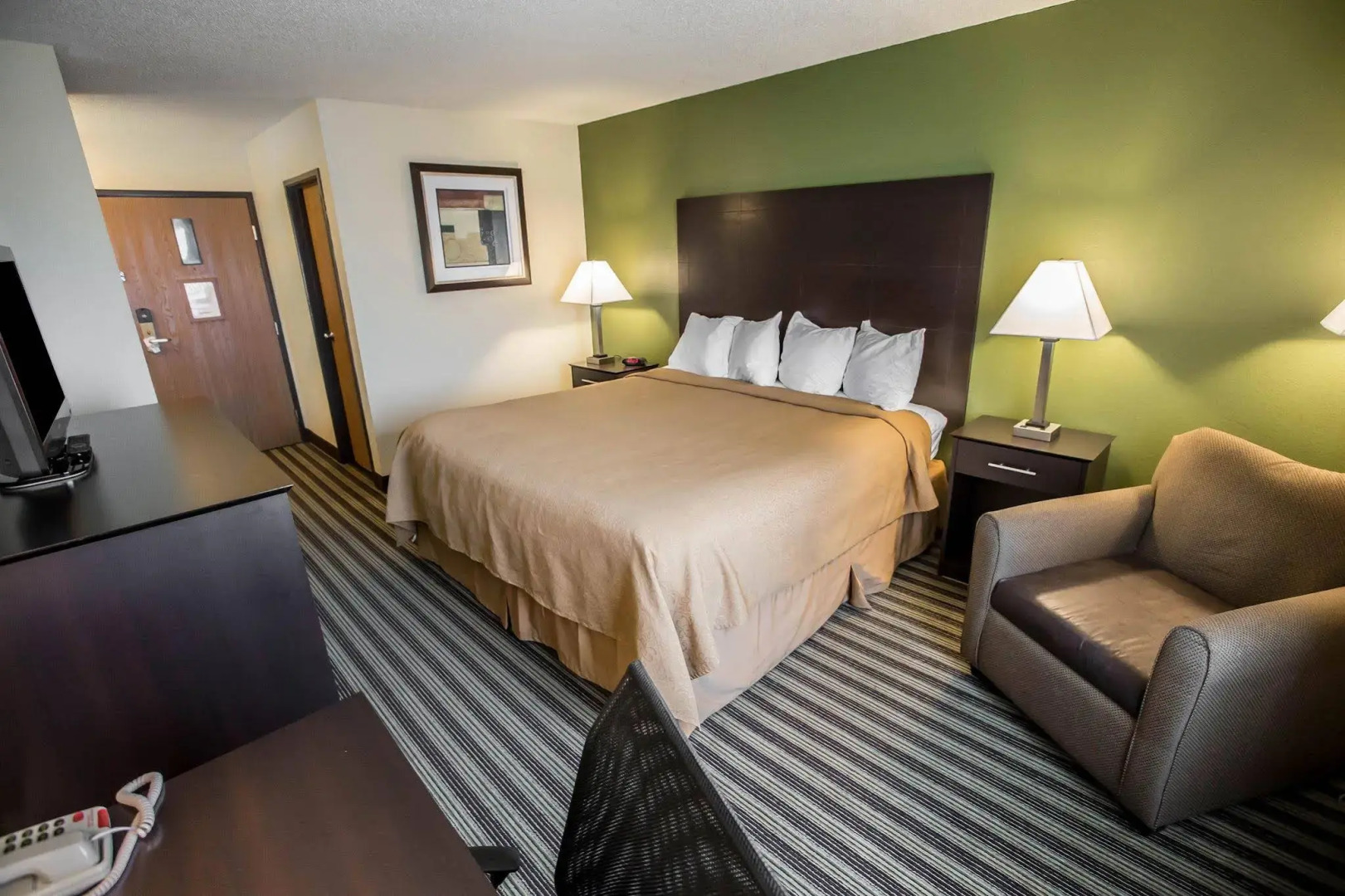 Quality Inn Chesterton near Indiana Dunes National Park I-94