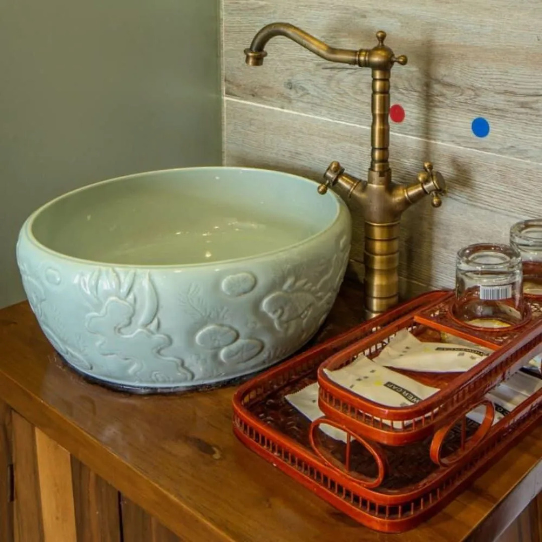 Home in the Distance Hotel