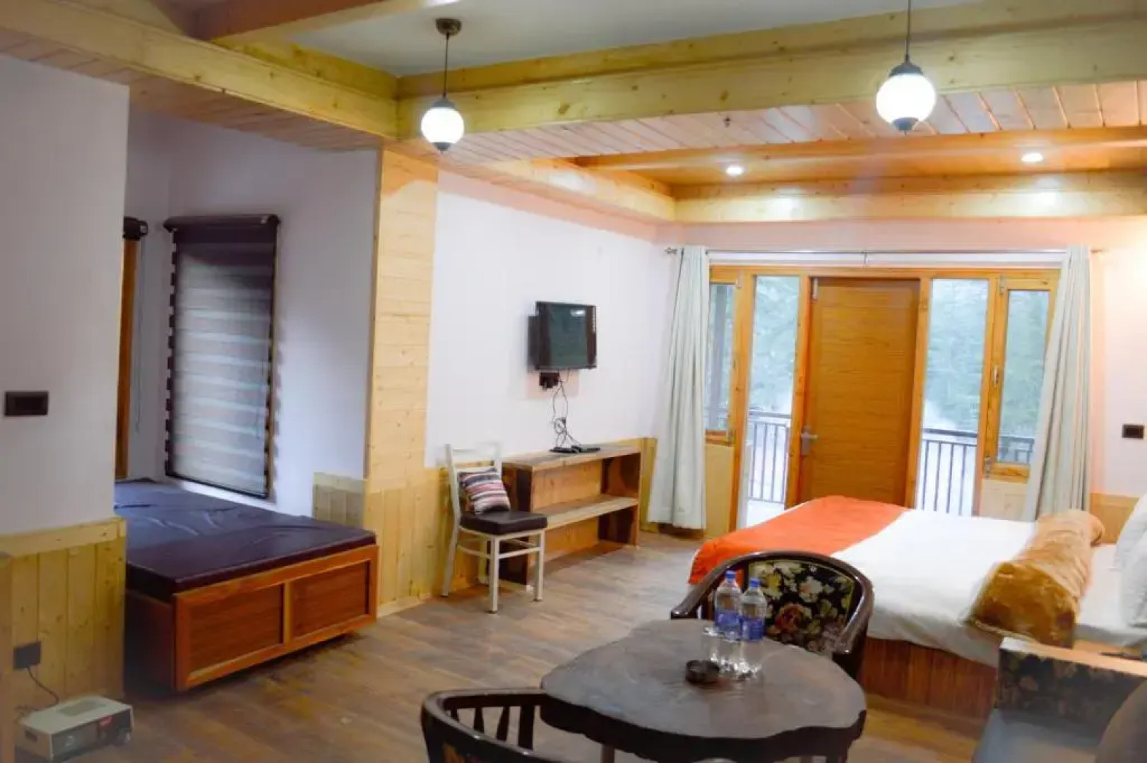 The Woodward Two By Oyo Room