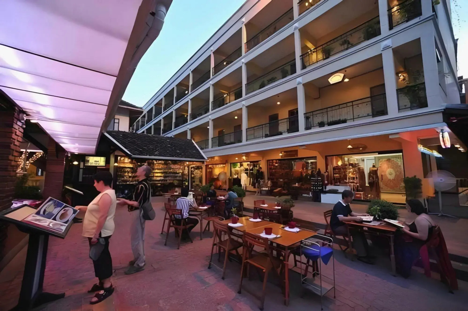 Silom Village Inn