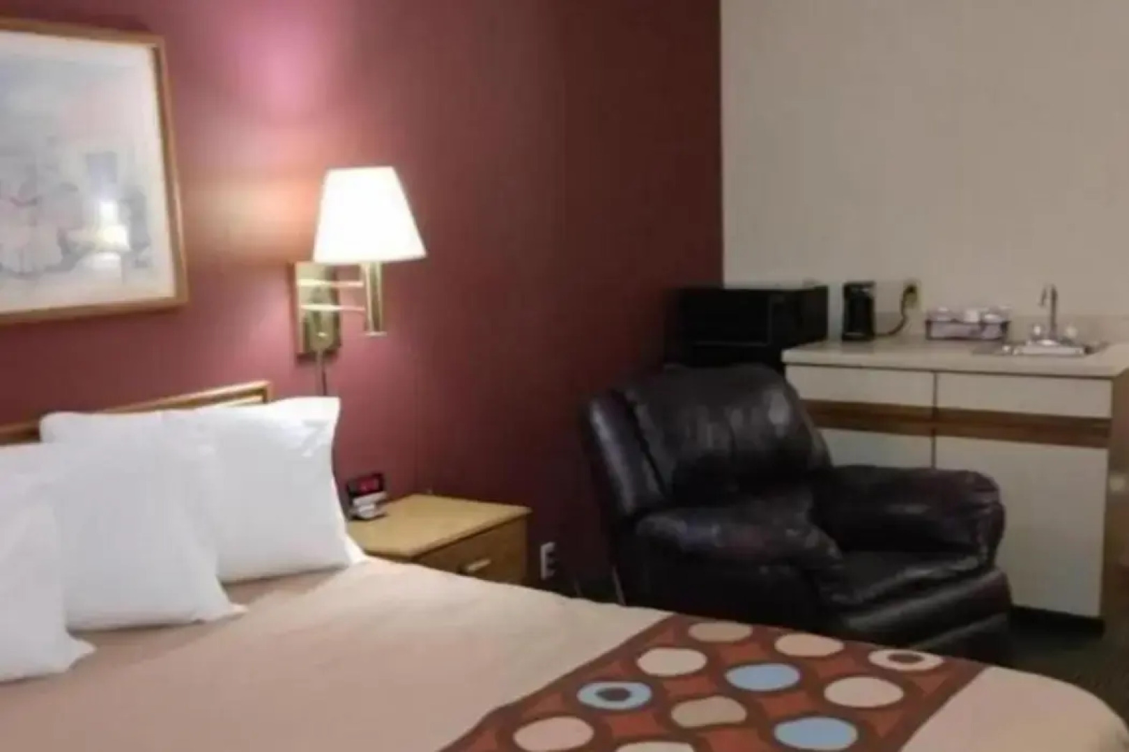 Wautoma Inn by OYO Near Airport WI 73