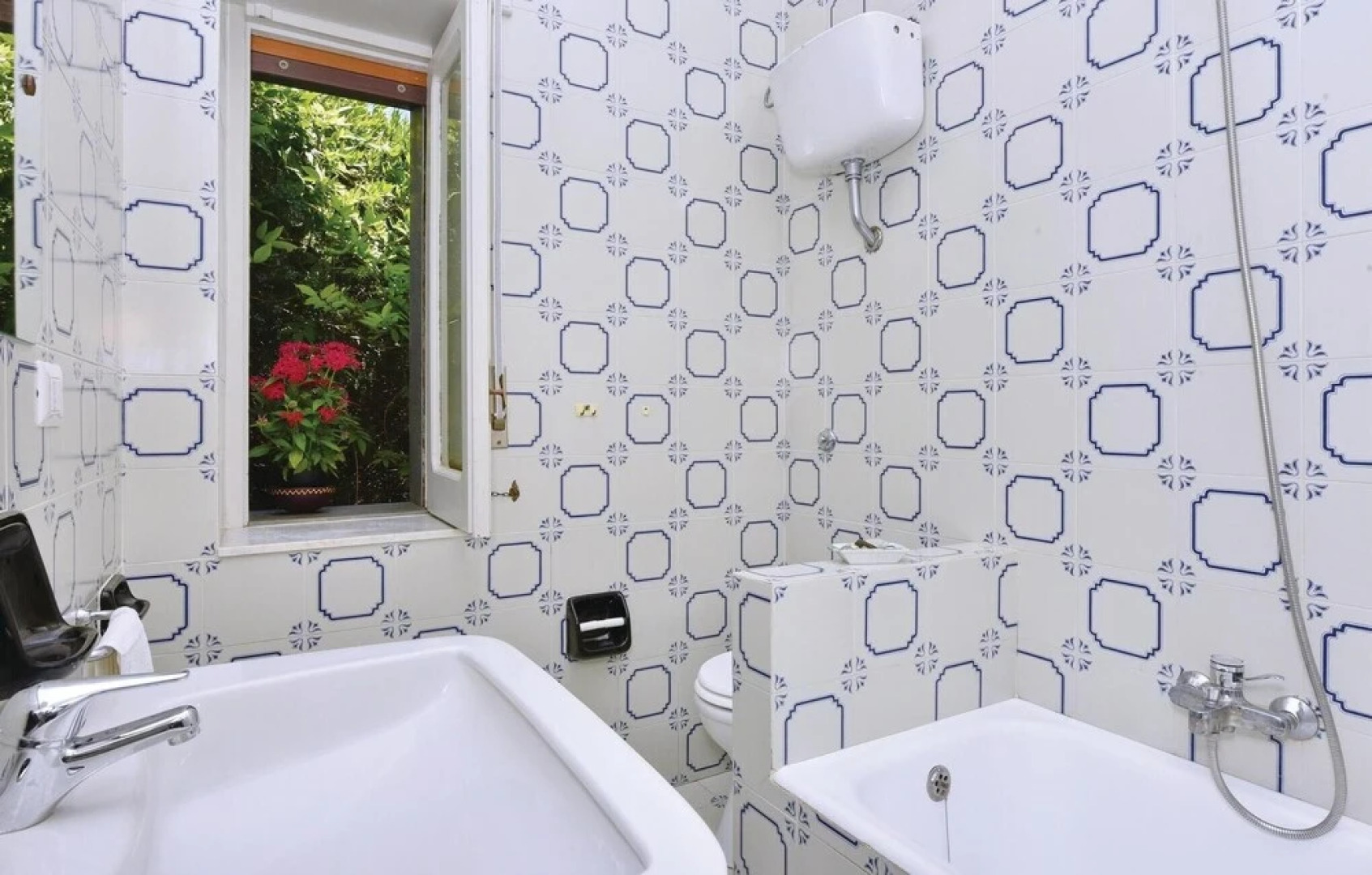 Beautiful Home in S. Giovanni a Piro SA With 3 Bedrooms, Wifi and Outdoor Swimming Pool