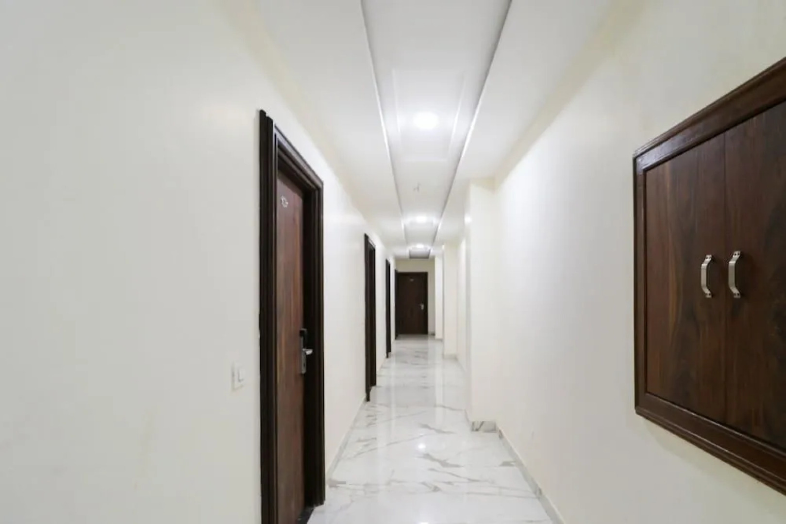 Capital O 10540 Hotel JD Residency