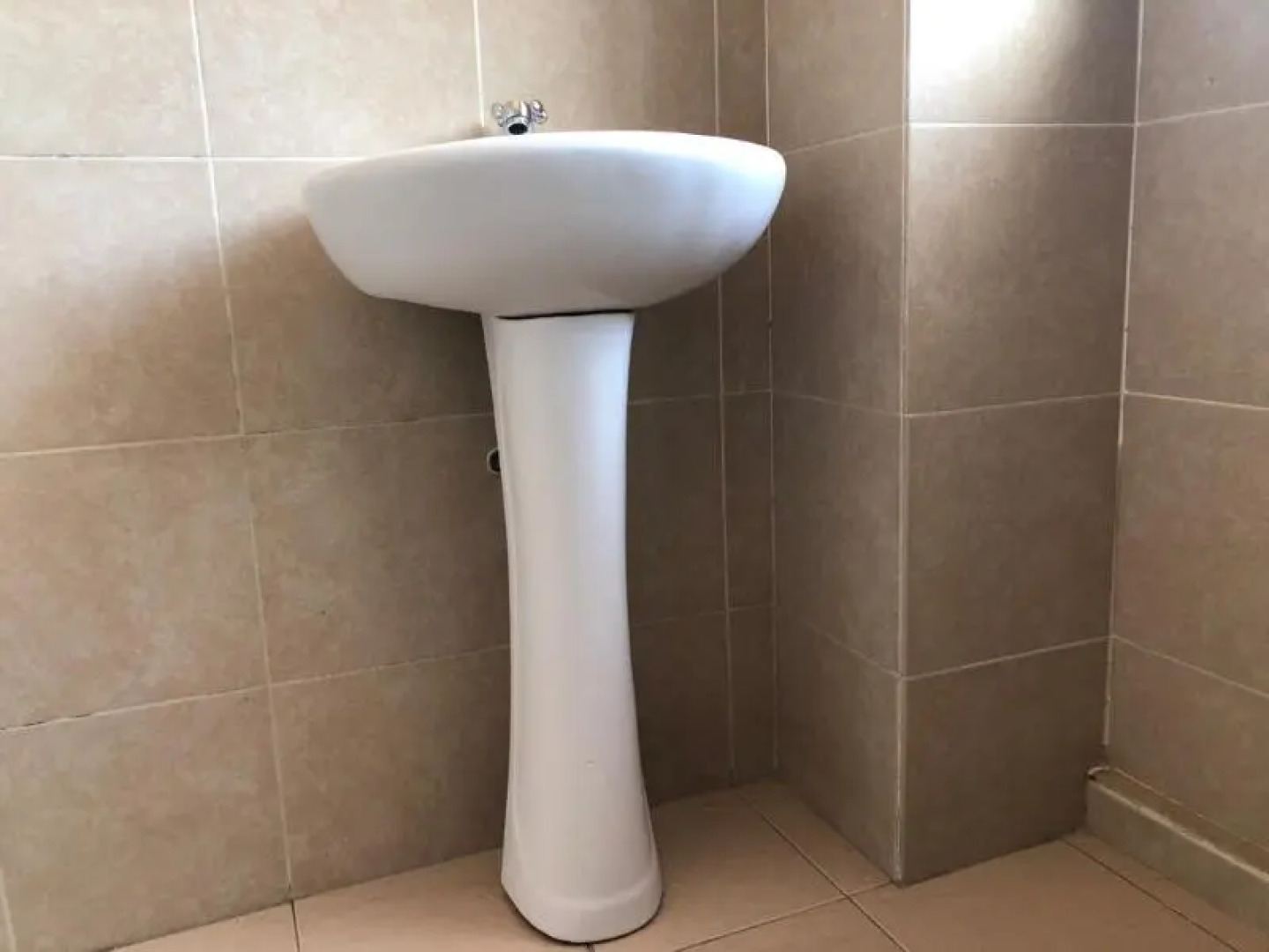 OYO 90342 Sena Home Homestay #828