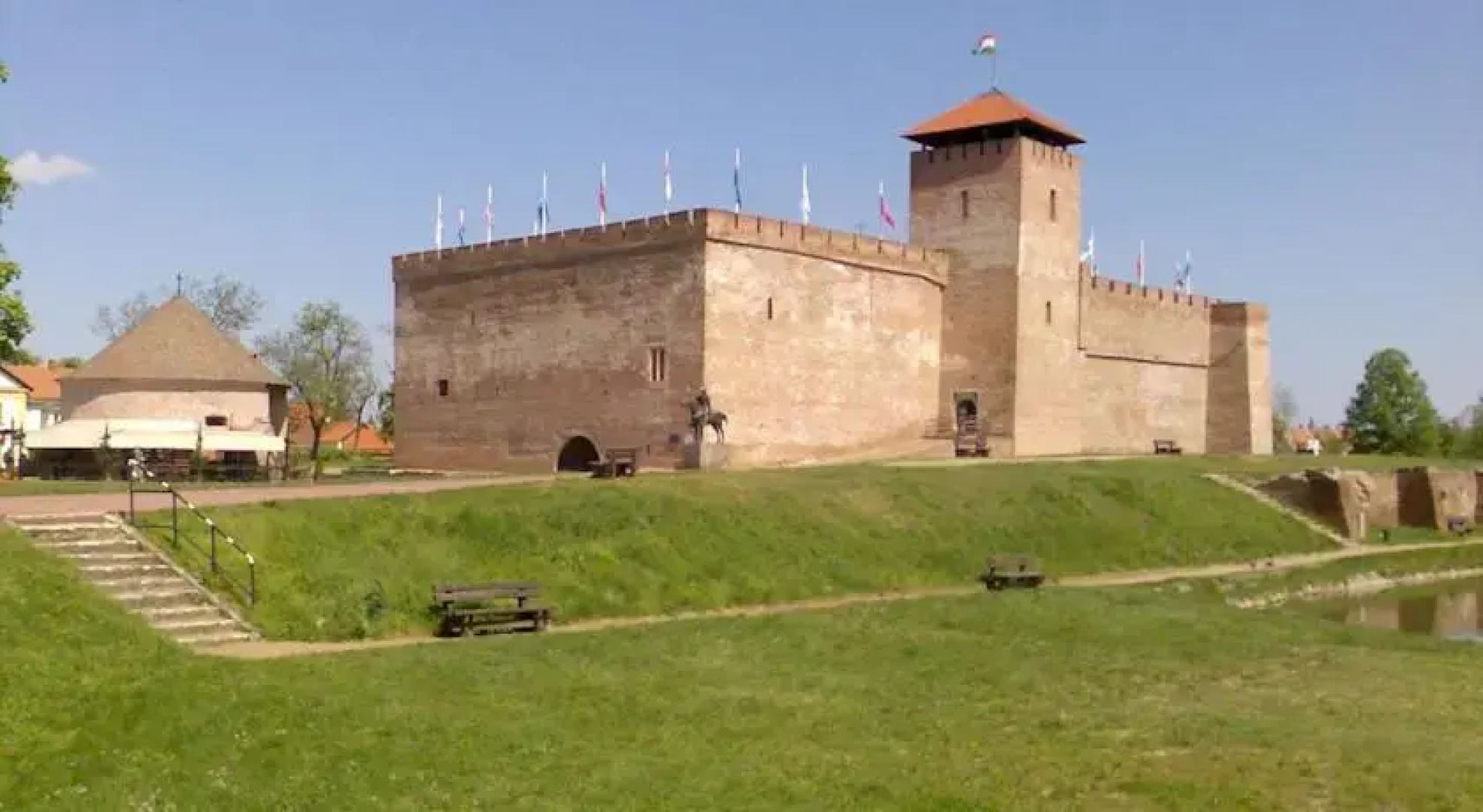 Hold Utcai Vendégváró