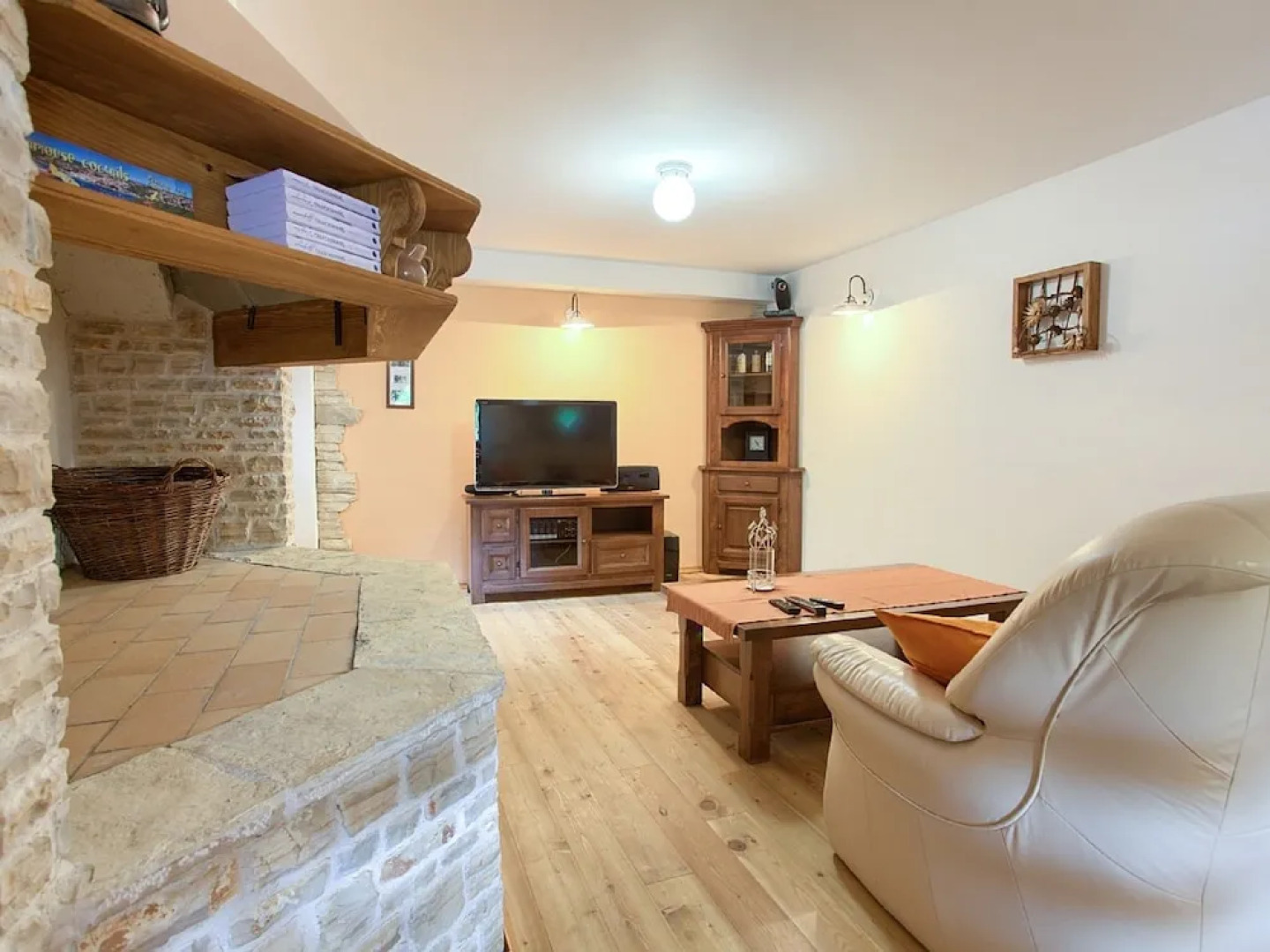 Attractive Villa in Kras with Swimming Pool