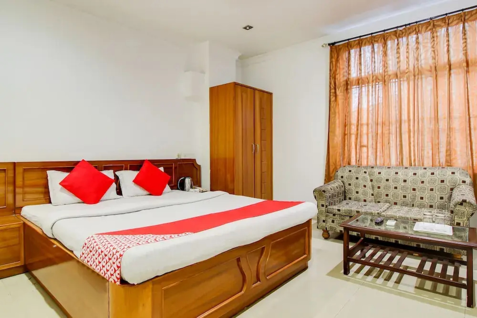 Hotel Royal Park by OYO Rooms