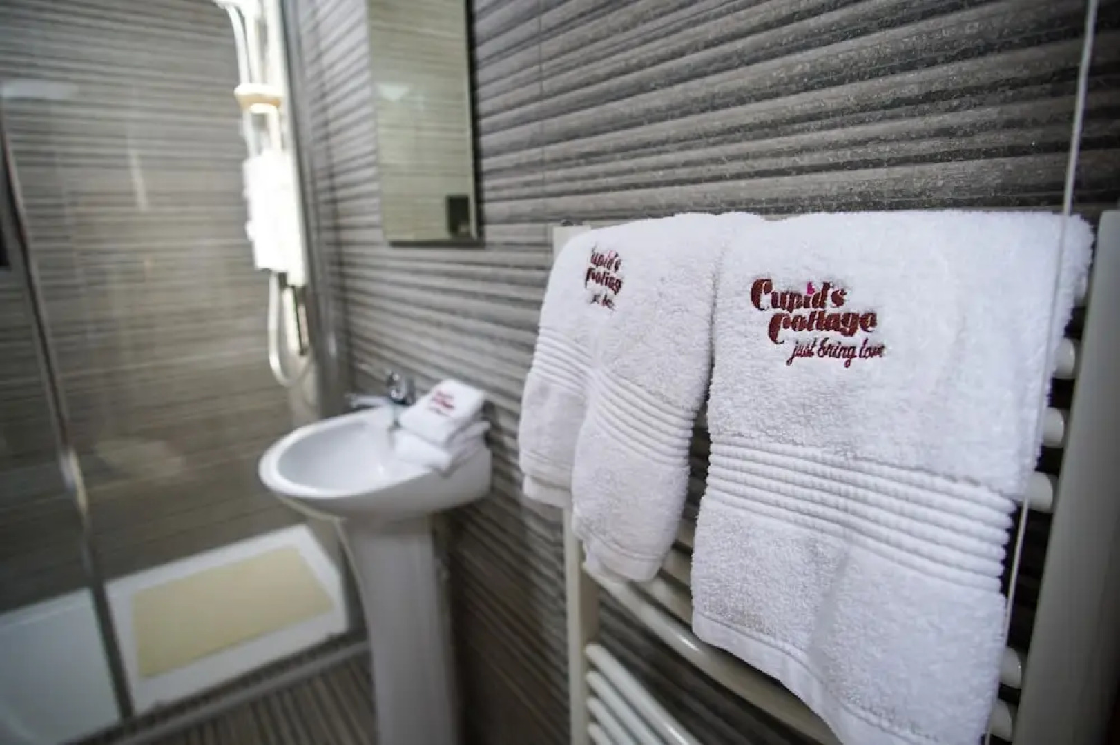 Charming 2-bed House in West Cork Cupid's Cottage