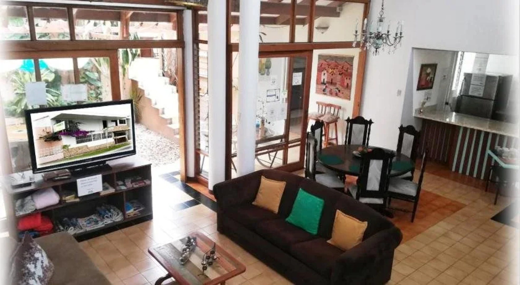 Gaudys Backpackers - Hostel