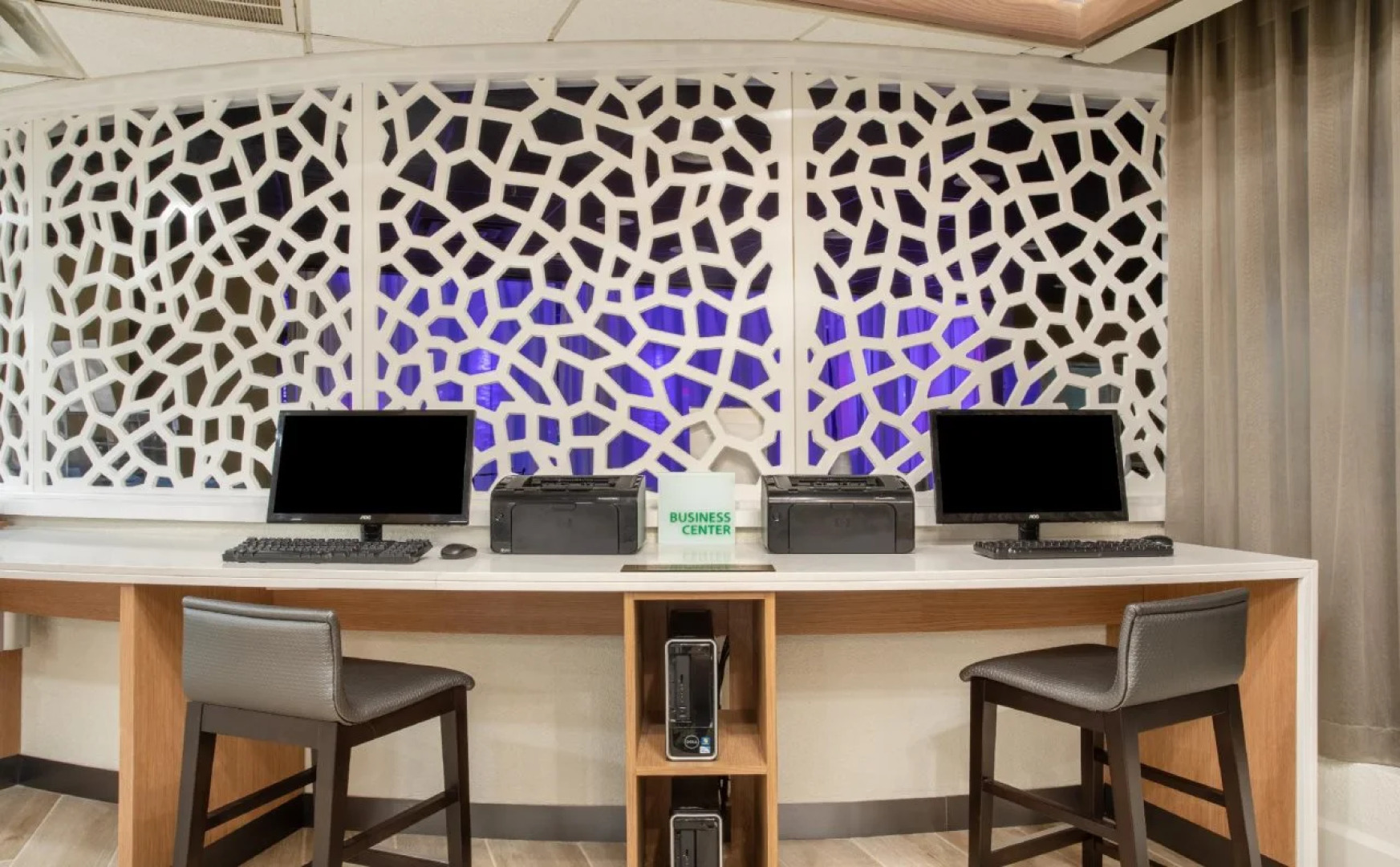 Holiday Inn & Suites Parsippany Fairfield by IHG