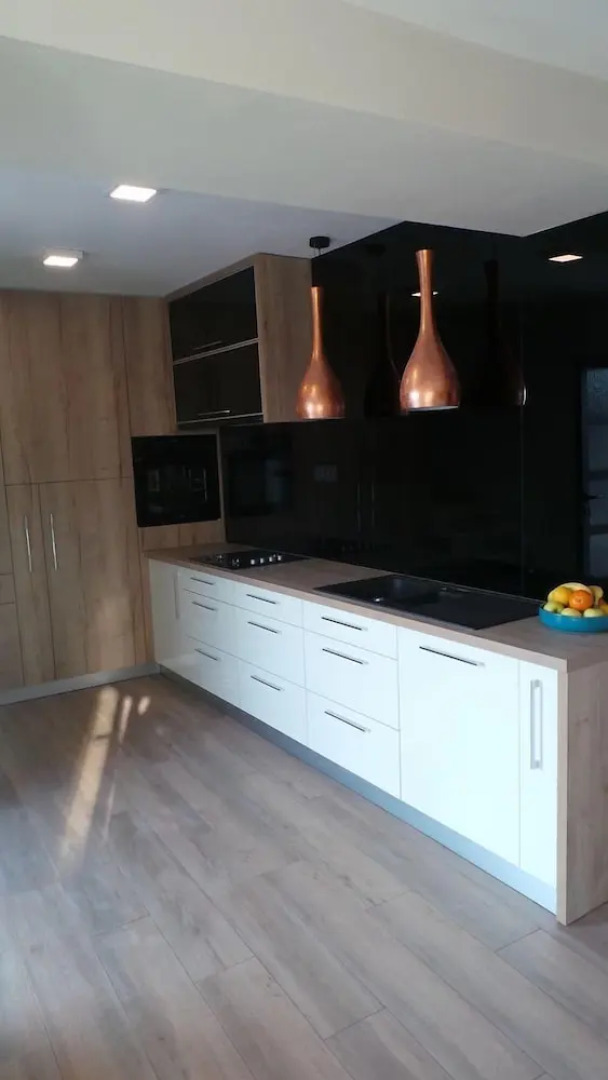 Tanja - With Pool - H