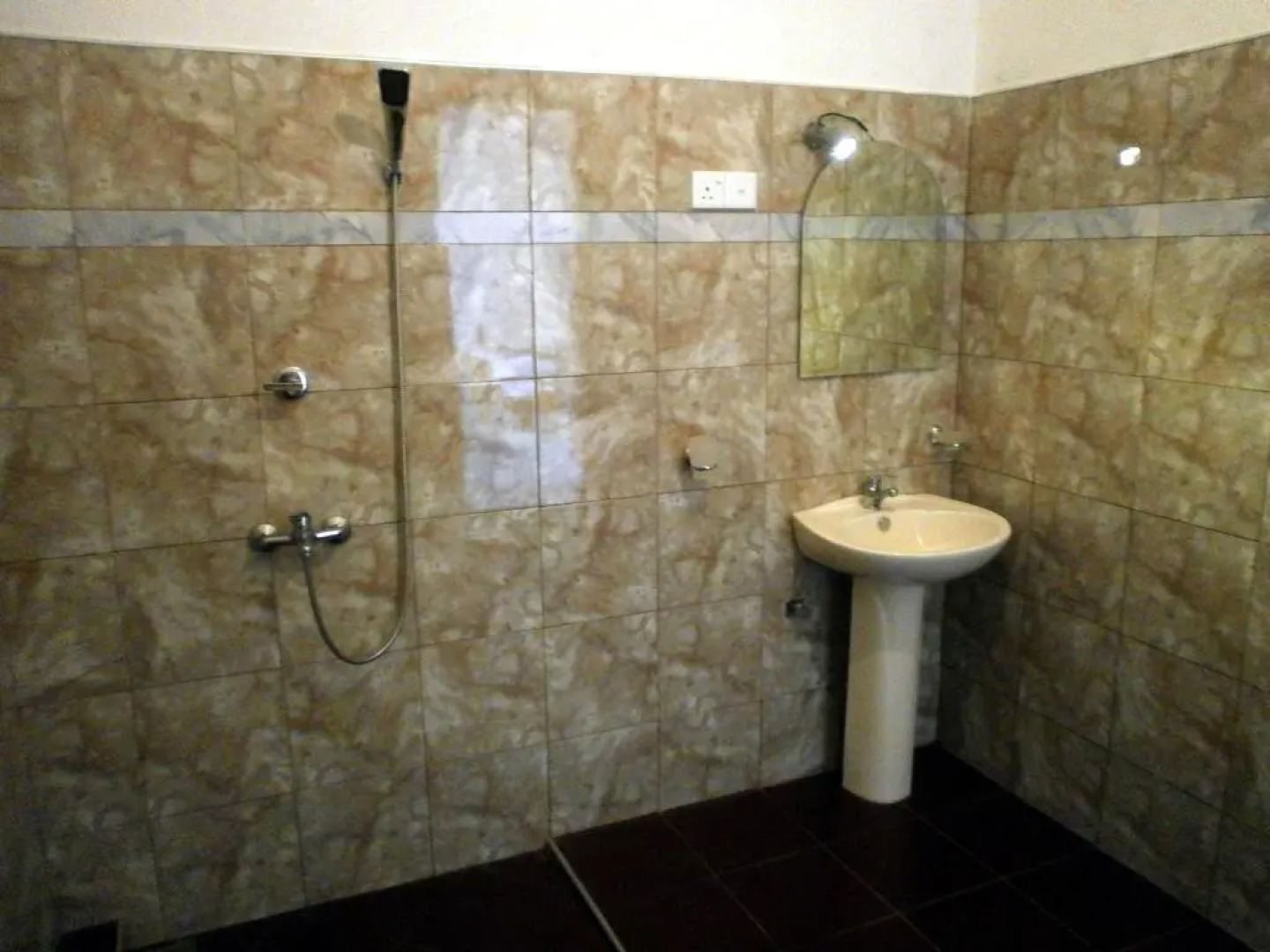 Ella Mountain Palace