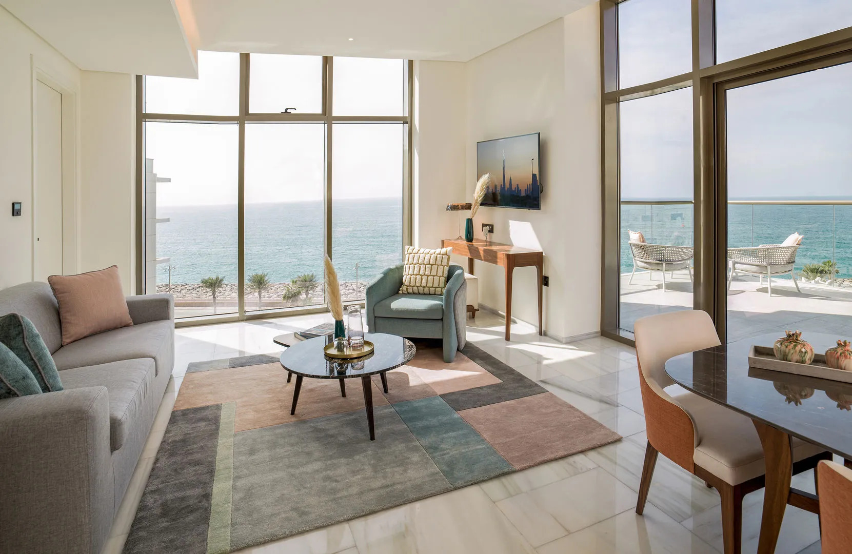 Th8 Palm Dubai Beach Resort, Vignette Collection, by IHG