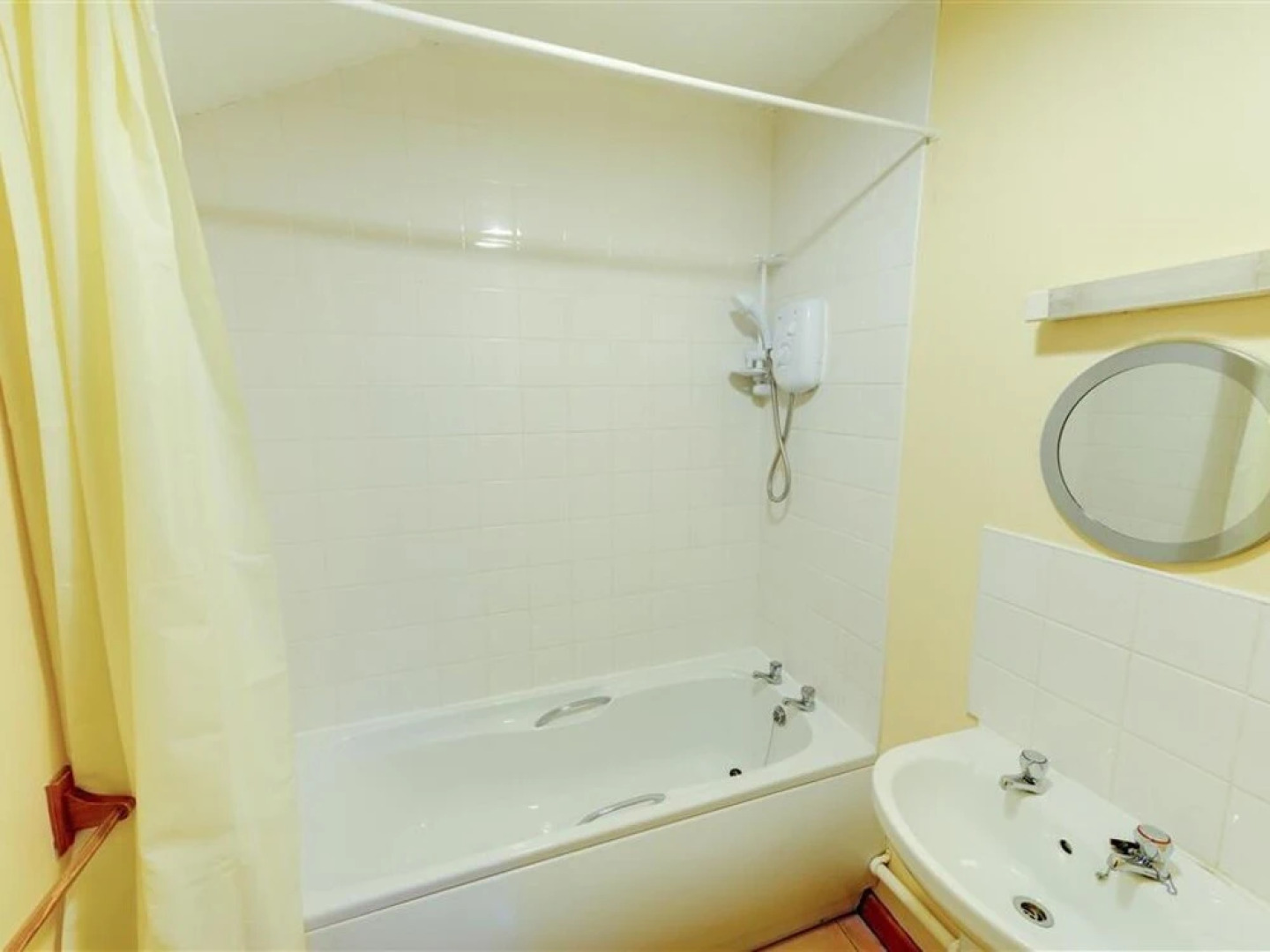 Enticing Holiday Home in Llandovery With Barbecue