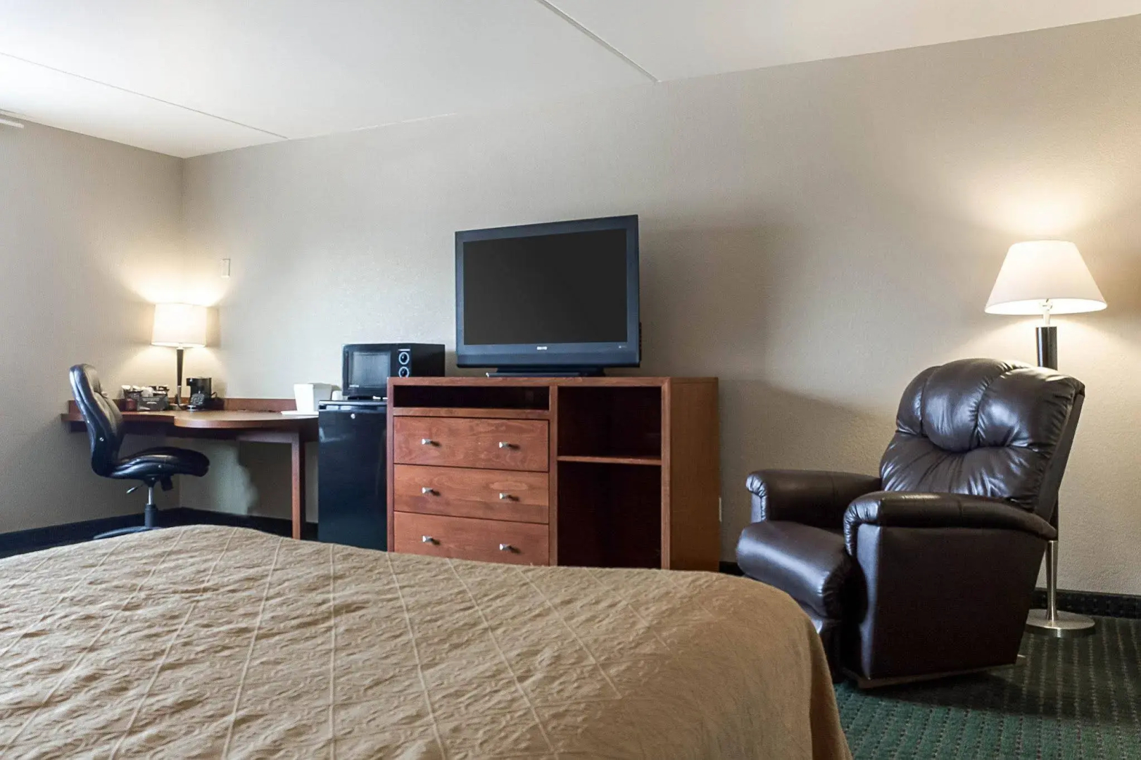 Baymont by Wyndham Jamestown Conference Center & Water Park