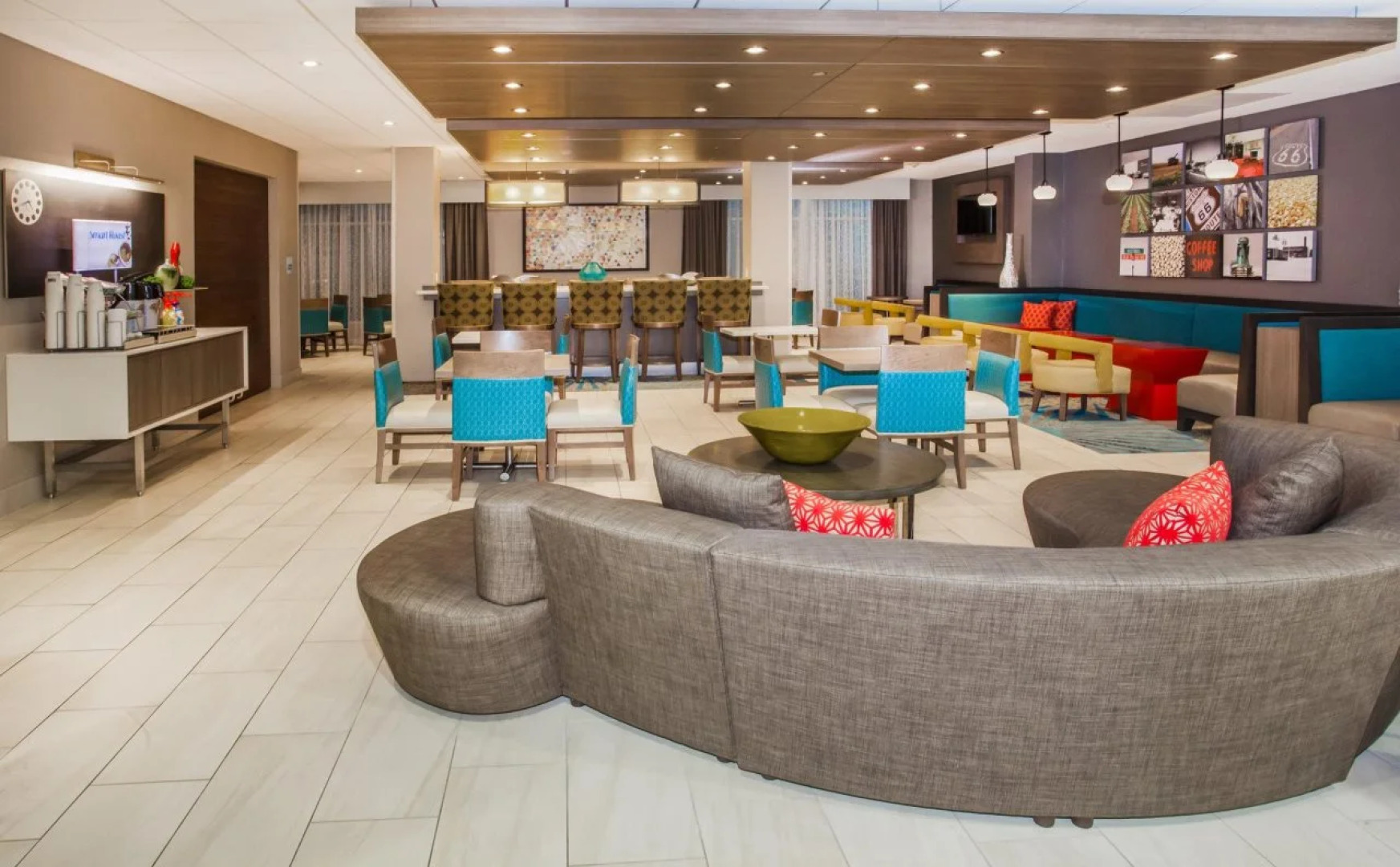 Holiday Inn Express & Suites Litchfield West by IHG