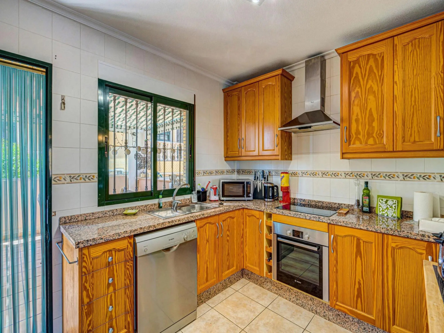 Inviting Holiday Home in Orihuela with Garden