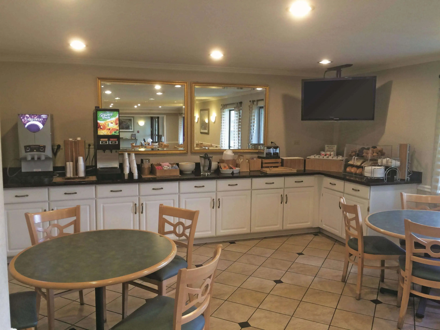 La Quinta Inn & Suites by Wyndham Chicago Gurnee