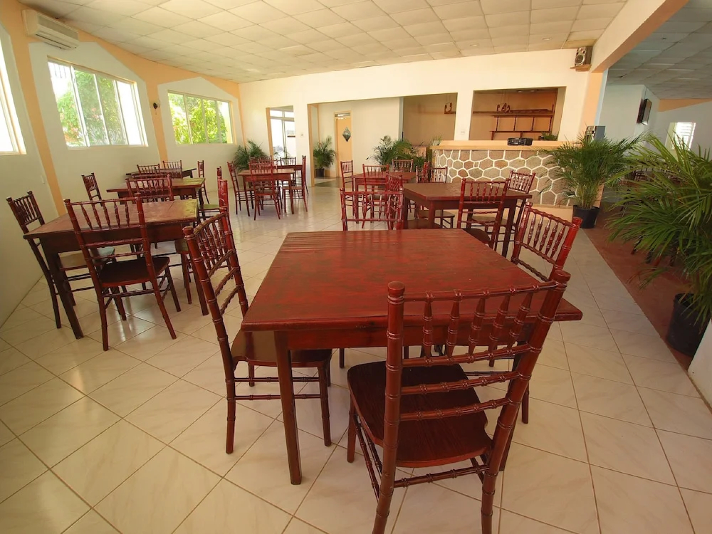 Pinneys Beach Hotel Nevis