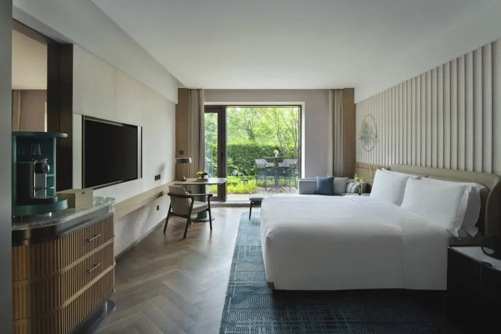 Intercontinental Xiangyang by IHG