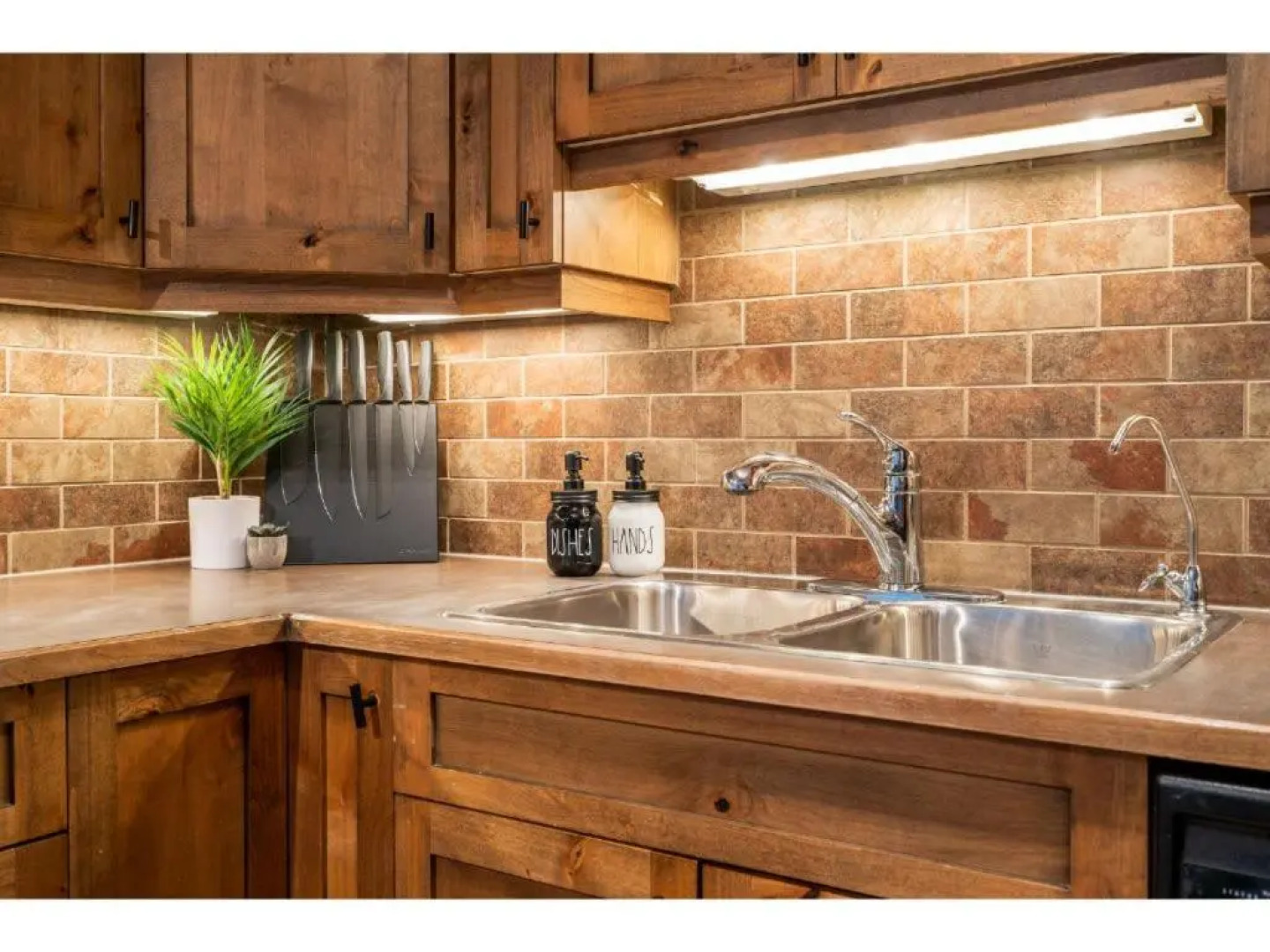 The Grizzly House I Sleep 7 I Patio & BBQ I 55 TV